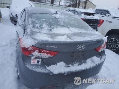 Zdjęcie 6 z 12 samochodu: 2013 HYUNDAI ELANTRA GLS VIN:5NPDH4AEXDH244369 - miniatura
