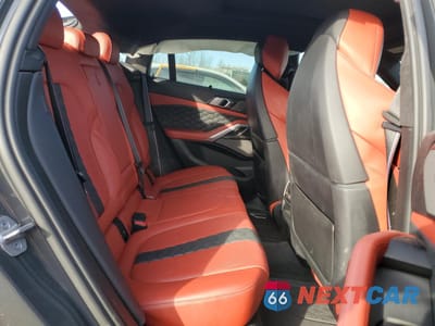 Zdjęcie 11 z 15 samochodu: 2022 BMW X6 M VIN:5YMCY0C04N9K70845 - miniatura