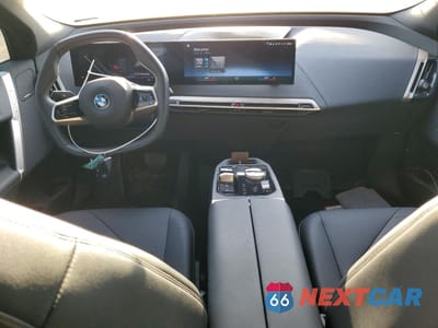 Zdjęcie 8 z 13 samochodu: 2022 BMW IX XDRIVE50 VIN:WB523CF09NCJ71369 - miniatura