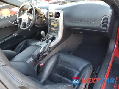 Zdjęcie 8 z 14 samochodu: 2005 CHEVROLET CORVETTE VIN:1G1YY34U455115360 - miniatura
