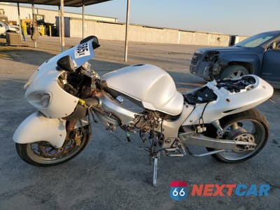 Trzecie zdjęcie samochodu z tyłu: 2003 SUZUKI GSX1300 R VIN:JS1GW71A732102279 - miniatura