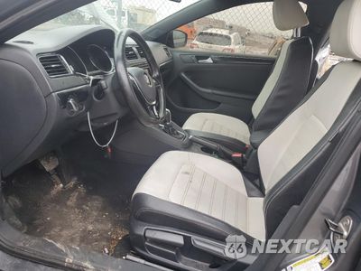 Zdjęcie 7 z 12 samochodu: 2015 VOLKSWAGEN JETTA SE VIN:3VWD17AJ7FM215036 - miniatura