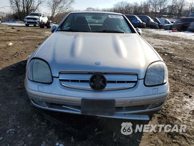 Piąte zdjęcie samochodu w środku: 1998 MERCEDES-BENZ SLK 230 KOMPRESSOR VIN:WDBKK47F9WF071187 - miniatura