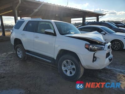 Czwarte zdjęcie samochodu z boku: 2015 TOYOTA 4RUNNER SR VIN:JTEBU5JR6F5263205 - miniatura