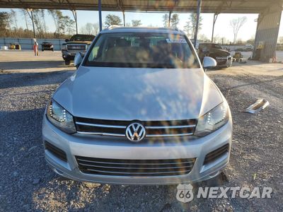 Piąte zdjęcie samochodu w środku: 2012 VOLKSWAGEN TOUAREG V6 TDI VIN:WVGEK9BP2CD012187 - miniatura