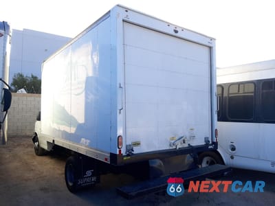 Drugie zdjęcie samochodu z przodu: 2019 CHEVROLET EXPRESS G4500 VIN:1HA6GUCG3KN013025 - miniatura