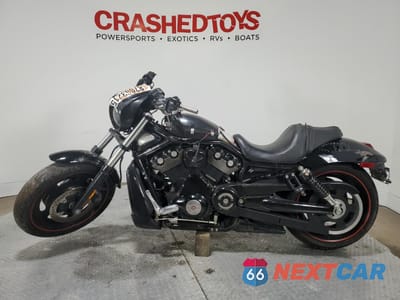 Trzecie zdjęcie samochodu z tyłu: 2009 HARLEY-DAVIDSON VRSCDX VIN:1HD1HHH129K800596 - miniatura