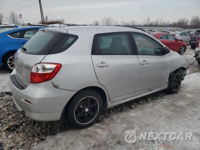 Trzecie zdjęcie samochodu z tyłu: 2010 TOYOTA COROLLA MATRIX VIN:2T1KU4EE9AC398907 - miniatura