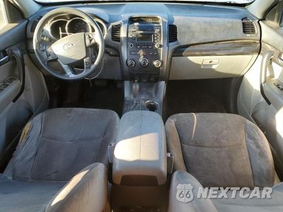 Zdjęcie 8 z 14 samochodu: 2011 KIA SORENTO BASE VIN:5XYKT3A18BG177742 - miniatura