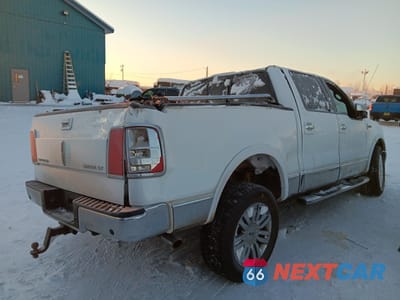 Trzecie zdjęcie samochodu z tyłu: 2007 LINCOLN MARK LT VIN:5LTPW18567FJ10798 - miniatura
