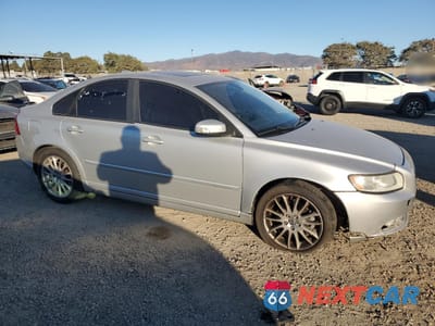 Czwarte zdjęcie samochodu z boku: 2011 VOLVO S40 T5 VIN:YV1672MSXB2536419 - miniatura