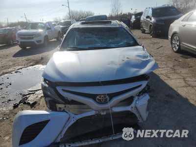 Piąte zdjęcie samochodu w środku: 2018 TOYOTA CAMRY XSE VIN:4T1B61HK1JU121077 - miniatura