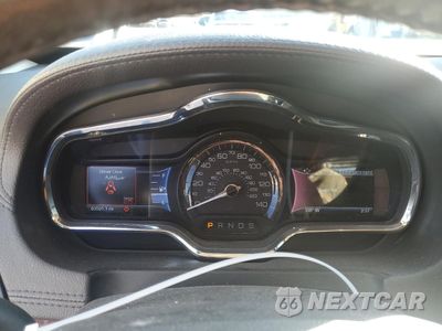 Zdjęcie 9 z 15 samochodu: 2015 LINCOLN MKT VIN:2LMHJ5AT5FBL04616 - miniatura