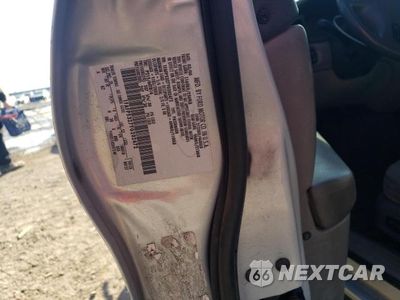 Zdjęcie 12 z 12 samochodu: 2000 FORD TAURUS SE VIN:1FAFP5327YG202472 - miniatura