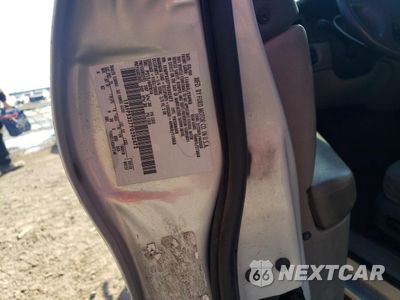Zdjęcie 14 z 14 samochodu: 2000 FORD TAURUS SE VIN:1FAFP5327YG202472 - miniatura