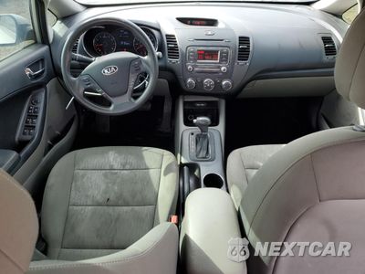 Zdjęcie 8 z 14 samochodu: 2014 KIA FORTE LX VIN:KNAFK4A63E5166101 - miniatura