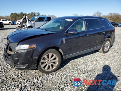 2014 LINCOLN MKT 2LMHJ5FK7EBL53525 - główne zdjęcie licytacji z USA - miniatura