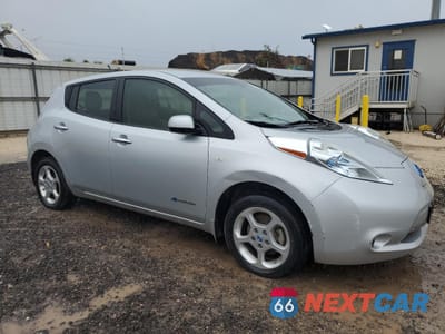 Czwarte zdjęcie samochodu z boku: 2011 NISSAN LEAF SV VIN:JN1AZ0CP8BT007141 - miniatura