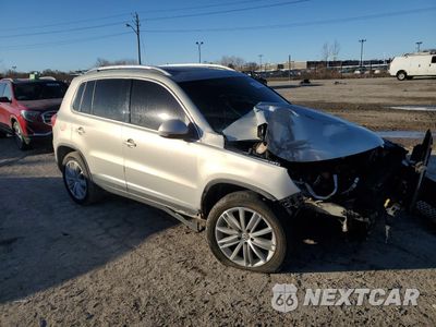 Czwarte zdjęcie samochodu z boku: 2015 VOLKSWAGEN TIGUAN S VIN:WVGAV7AX3FW606159 - miniatura