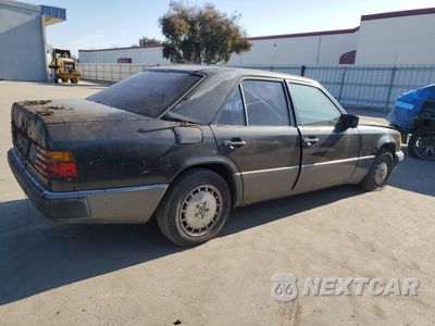 Trzecie zdjęcie samochodu z tyłu: 1990 MERCEDES-BENZ 300 E VIN:WDBEA30DXLB175841 - miniatura