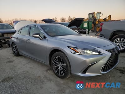 Czwarte zdjęcie samochodu z boku: 2025 LEXUS ES 350 BASE VIN:58ADZ1B14SU190534 - miniatura