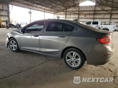 Drugie zdjęcie samochodu z przodu: 2018 CHEVROLET CRUZE LT VIN:1G1BE5SM7J7193384 - miniatura