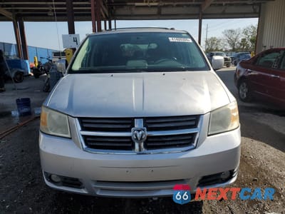 Piąte zdjęcie samochodu w środku: 2010 DODGE GRAND CARAVAN SXT VIN:2D4RN5D15AR458832 - miniatura