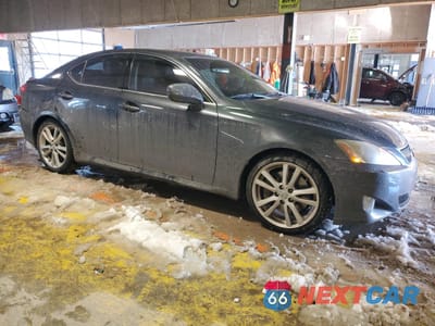 Czwarte zdjęcie samochodu z boku: 2006 LEXUS IS 350 VIN:JTHBE262665002389 - miniatura
