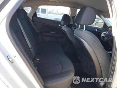 Zdjęcie 10 z 12 samochodu: 2019 KIA OPTIMA LX VIN:5XXGT4L30KG275789 - miniatura
