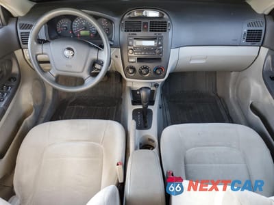 Zdjęcie 8 z 12 samochodu: 2005 KIA SPECTRA LX VIN:KNAFE121365236917 - miniatura