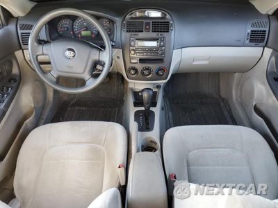 Zdjęcie 8 z 12 samochodu: 2005 KIA SPECTRA LX VIN:KNAFE121365236917 - miniatura