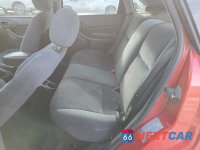 Zdjęcie 10 z 14 samochodu: 2000 FORD FOCUS SE VIN:1FAFP34P8YW289920 - miniatura