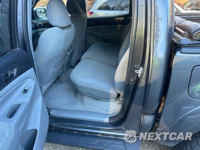 Zdjęcie 6 z 10 samochodu: 2009 TOYOTA TACOMA DOUBLE CAB VIN:3TMLU42N19M032726 - miniatura