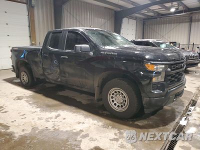 Czwarte zdjęcie samochodu z boku: 2022 CHEVROLET SILVERADO K1500 VIN:1GCRDAEK5NZ539843 - miniatura