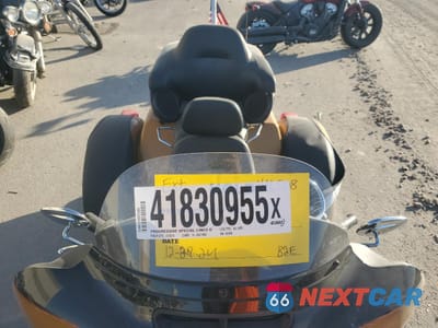 Piąte zdjęcie samochodu w środku: 2023 HARLEY-DAVIDSON FLHTCUTG VIN:1HD1MAF16PB857046 - miniatura