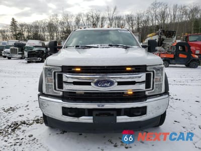 Piąte zdjęcie samochodu w środku: 2019 FORD F550 SUPER DUTY VIN:1FDUF5HT1KDA05758 - miniatura