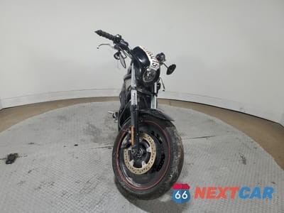 Drugie zdjęcie samochodu z przodu: 2009 HARLEY-DAVIDSON VRSCDX VIN:1HD1HHH129K800596 - miniatura