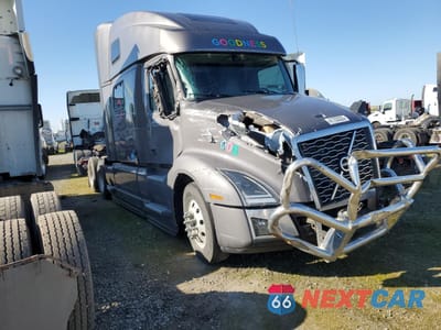 2024 VOLVO VN VNL 4V4NC9EJ6RN627485 - główne zdjęcie licytacji z USA - miniatura