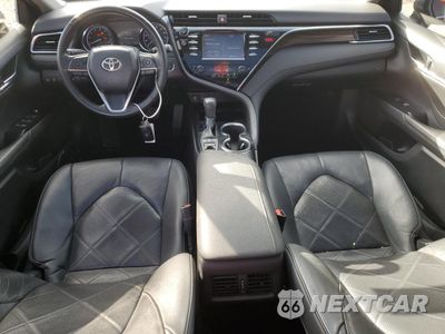 Zdjęcie 8 z 14 samochodu: 2018 TOYOTA CAMRY L VIN:4T1B11HK1JU155289 - miniatura