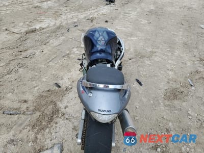 Zdjęcie 6 z 10 samochodu: 2006 SUZUKI GSX1300 R VIN:JS1GW71A862110105 - miniatura