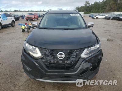 Piąte zdjęcie samochodu w środku: 2017 NISSAN ROGUE S VIN:JN8AT2MV6HW254466 - miniatura