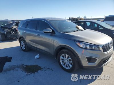 Czwarte zdjęcie samochodu z boku: 2018 KIA SORENTO LX VIN:5XYPG4A3XJG424744 - miniatura