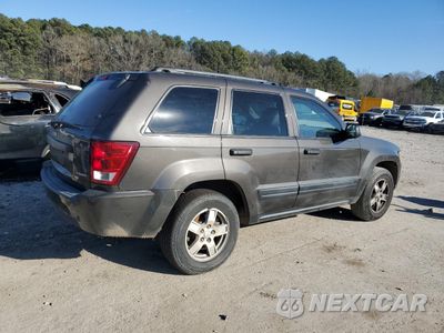 Trzecie zdjęcie samochodu z tyłu: 2005 JEEP GRAND CHEROKEE LAREDO VIN:1J4GS48KX5C717611 - miniatura