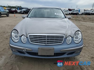 Piąte zdjęcie samochodu w środku: 2003 MERCEDES-BENZ E 320 VIN:WDBUF65J73A186783 - miniatura