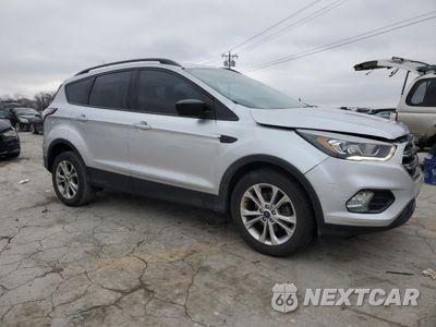 Czwarte zdjęcie samochodu z boku: 2018 FORD ESCAPE SE VIN:1FMCU0GD5JUD20253 - miniatura