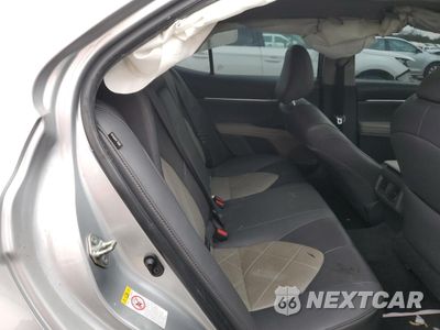 Zdjęcie 10 z 12 samochodu: 2018 TOYOTA CAMRY L VIN:4T1B11HK6JU132025 - miniatura