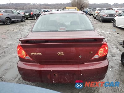 Zdjęcie 6 z 12 samochodu: 2003 KIA SPECTRA BASE VIN:KNAFB121335215523 - miniatura