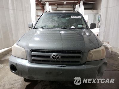 Piąte zdjęcie samochodu w środku: 2005 TOYOTA HIGHLANDER LIMITED VIN:JTEGP21A750071244 - miniatura