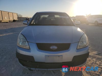 Piąte zdjęcie samochodu w środku: 2006 KIA RIO VIN:KNADE123166090066 - miniatura