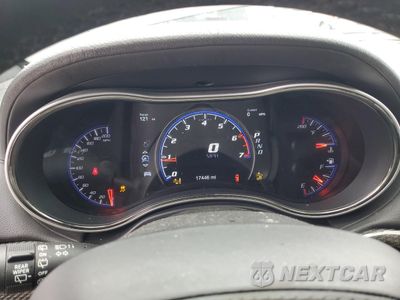 Zdjęcie 9 z 13 samochodu: 2018 JEEP GRAND CHEROKEE TRACKHAWK VIN:1C4RJFN91JC283815 - miniatura